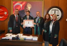 Vali Yardımcısı Yemin Etti Avukat Oldu